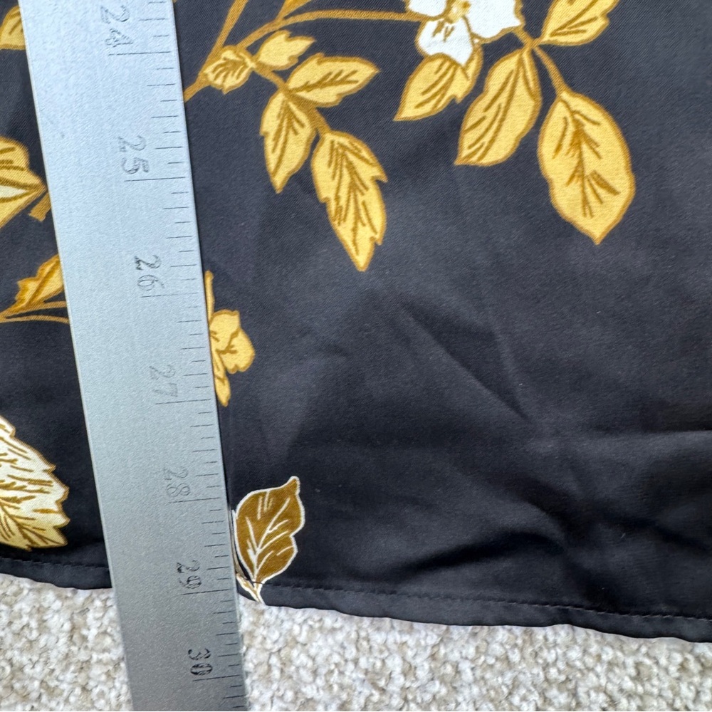 Zac & Rachel Black with Beige Floral Top size 2X - Picture 10 of 14